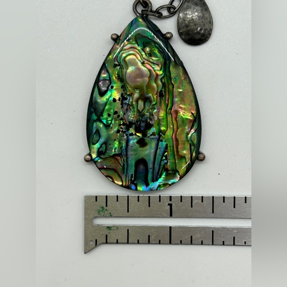 Chico’s Abalone Shell necklace with burnished silver lobster clasp and jewels - Picture 8 of 8